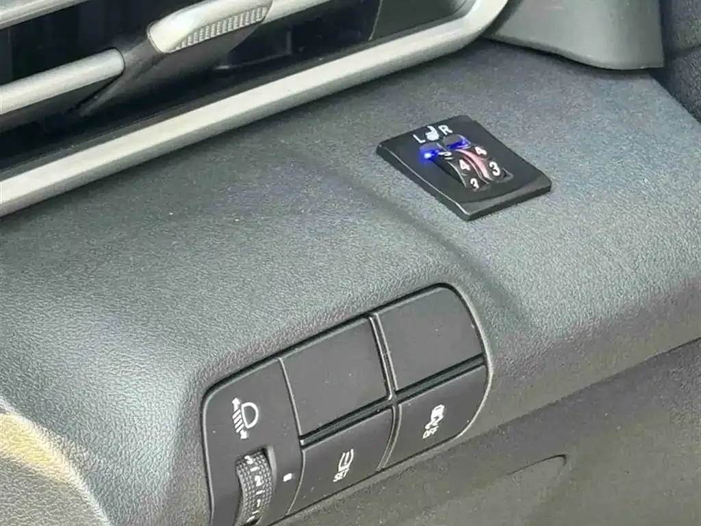 Hyundai Elantra — фото 10