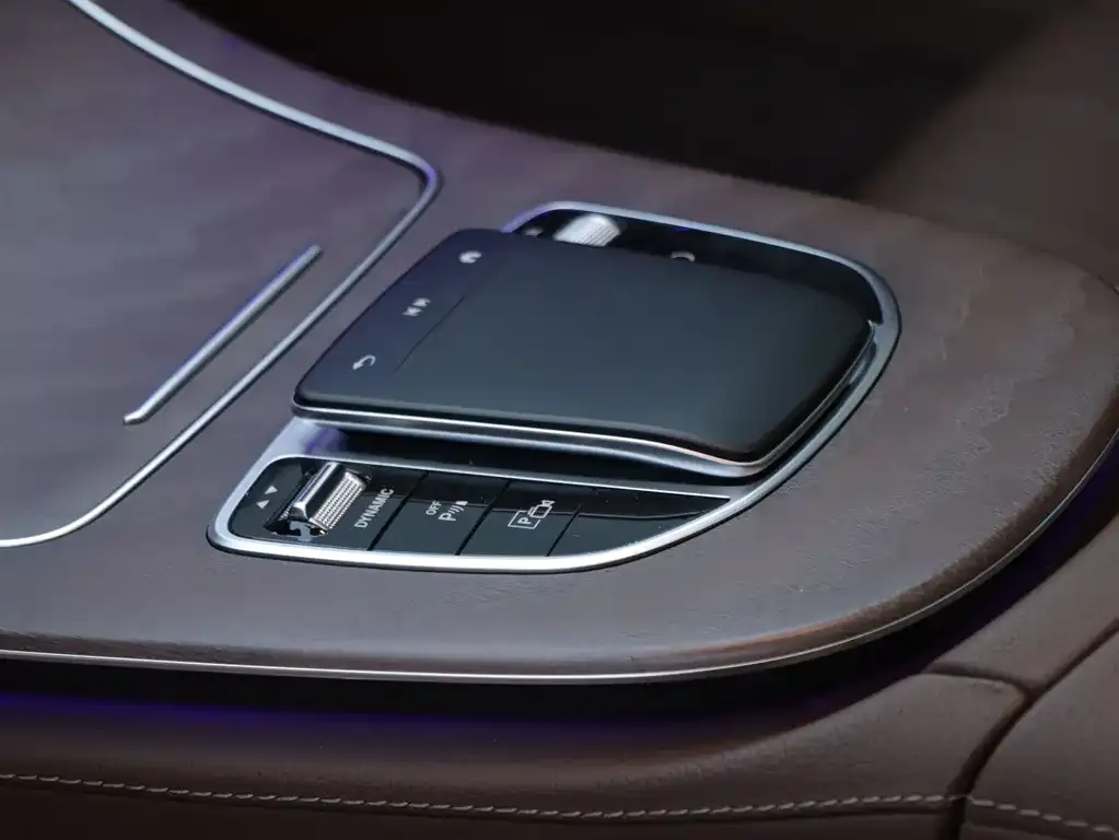Mercedes-Benz E-Class New Energy — фото 5