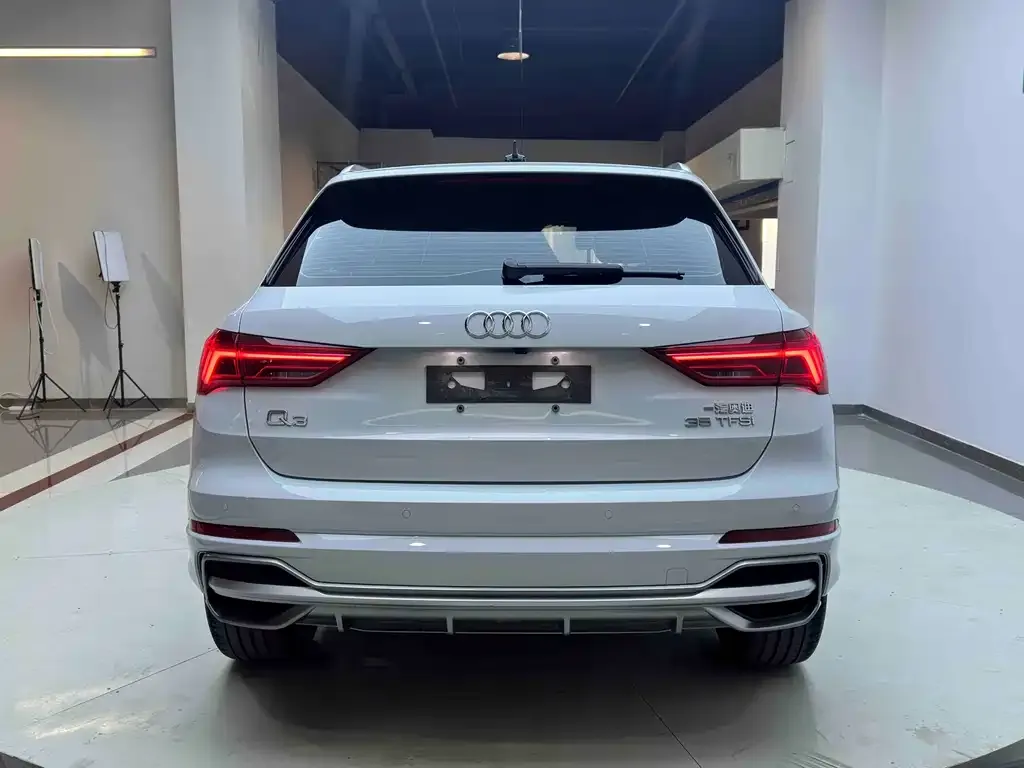 Audi Q3 — фото 10