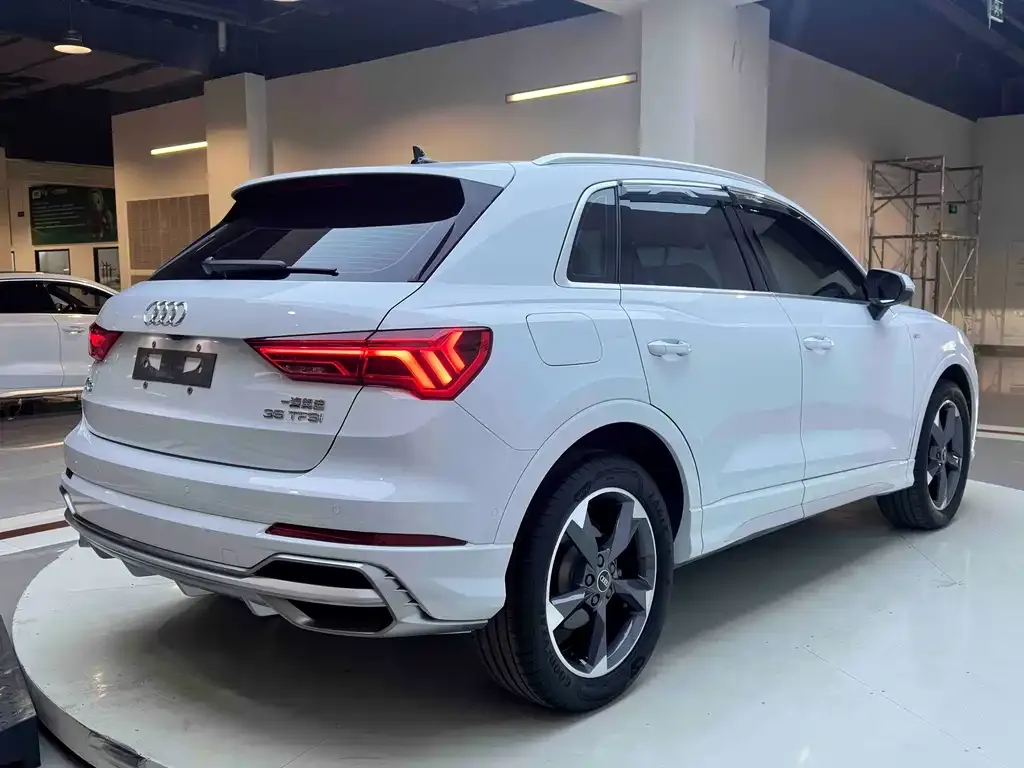 Audi Q3 — фото 6