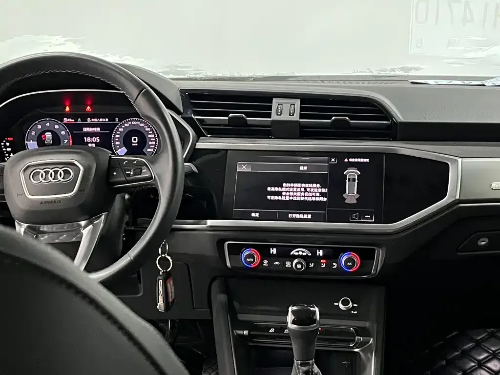 Audi Q3 — фото 10