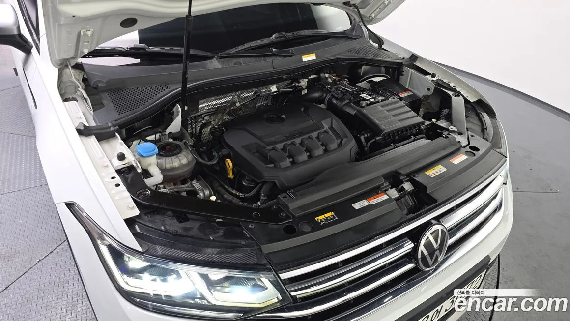 Volkswagen Tiguan — фото 9