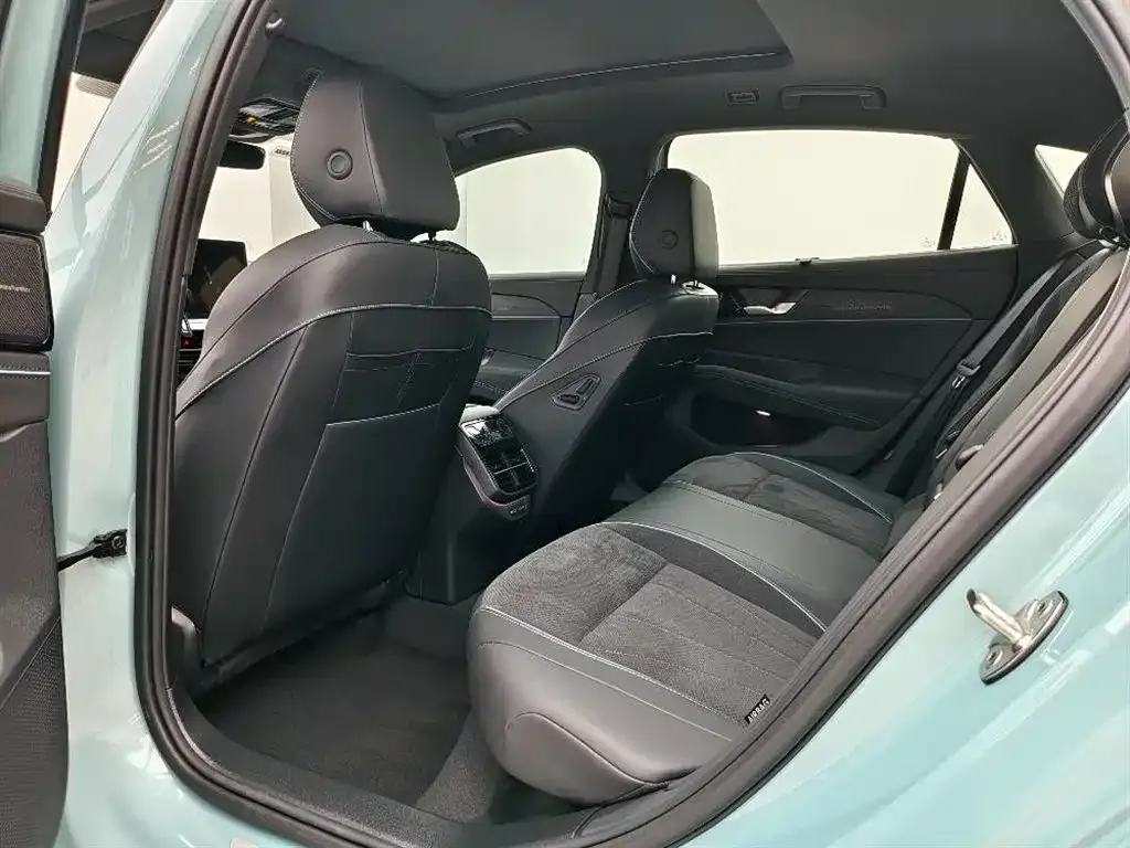Volkswagen Passat — фото 10