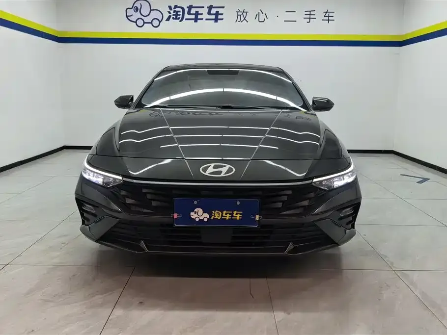 Hyundai Elantra — фото 3