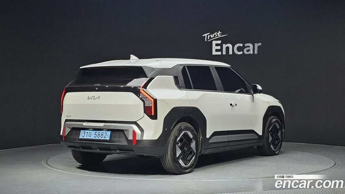 Kia EV3 — фото 8
