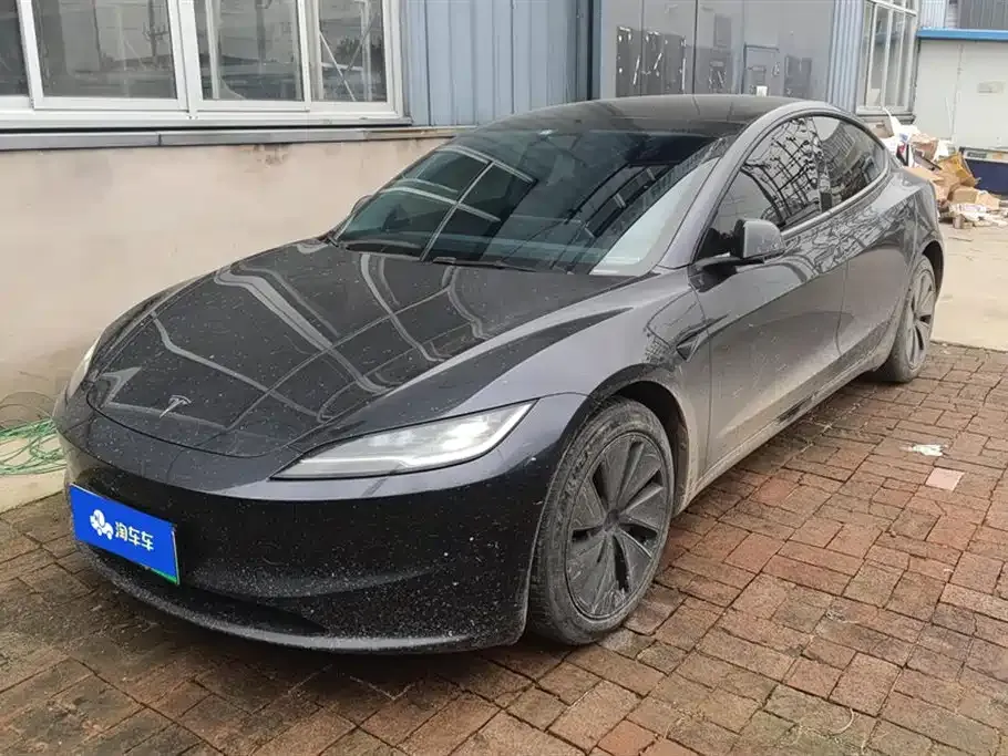 Tesla Model 3 — фото 1