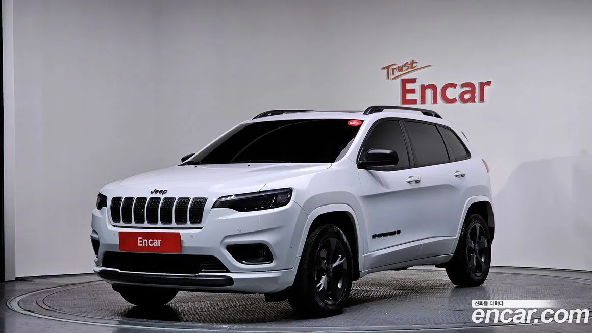 Jeep Cherokee — фото 1
