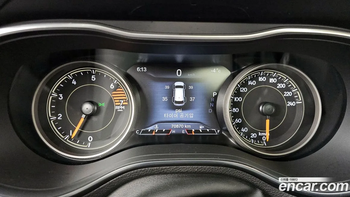 Jeep Cherokee — фото 9