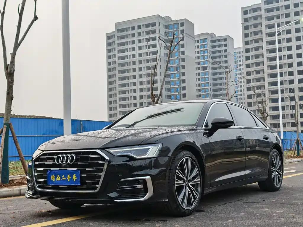 Audi A6L — фото 1