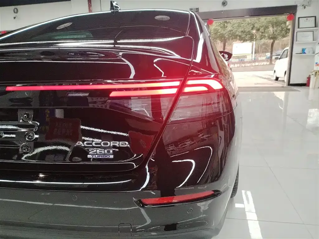 Honda Accord — фото 4