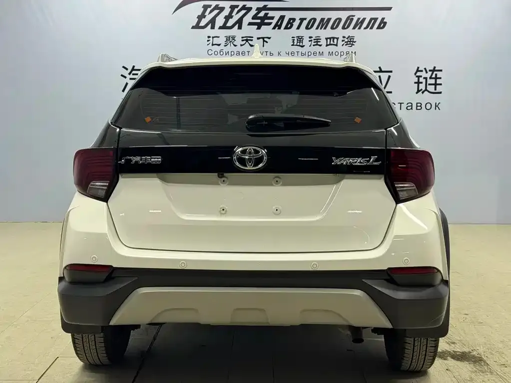 Toyota Yaris L — фото 3