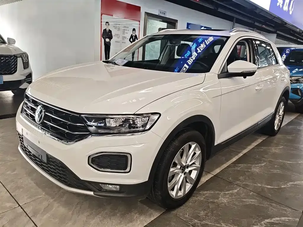 Volkswagen T-Roc — фото 1