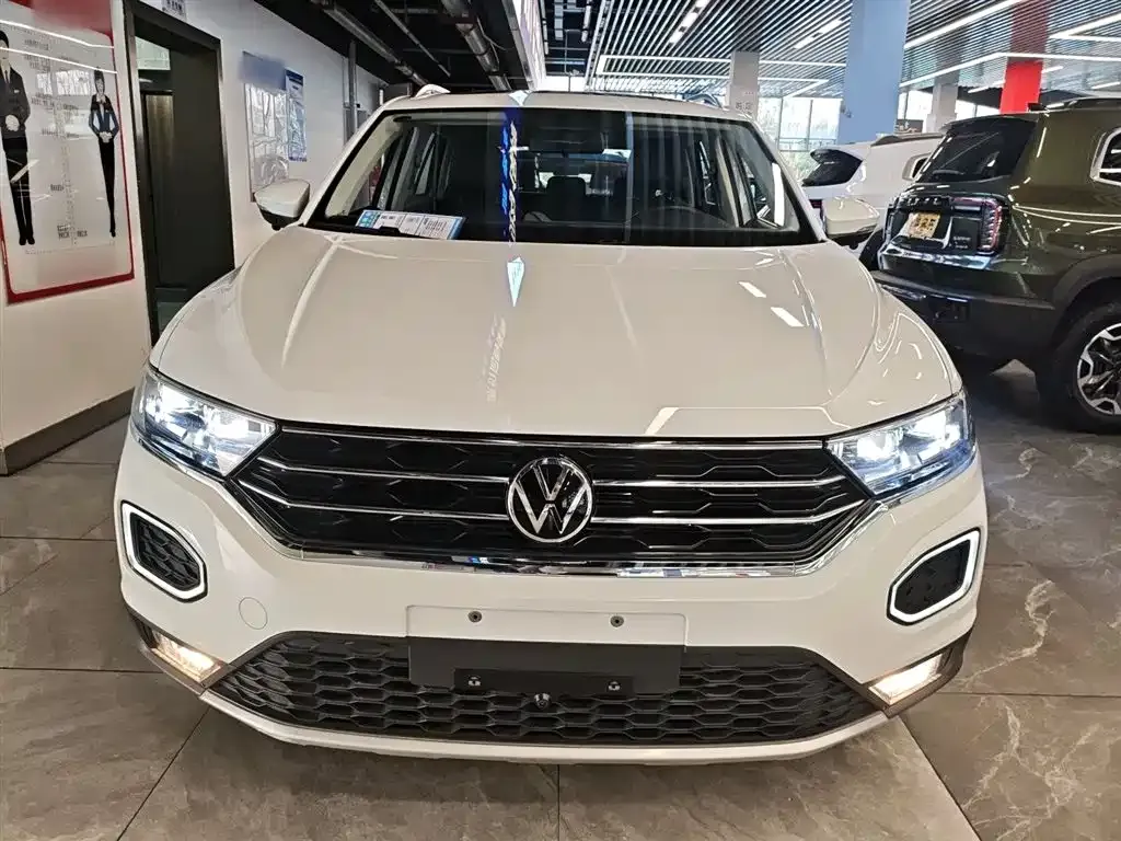 Volkswagen T-Roc — фото 7