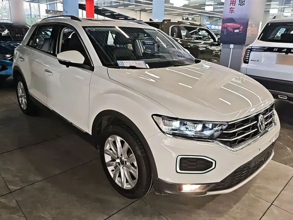 Volkswagen T-Roc — фото 10