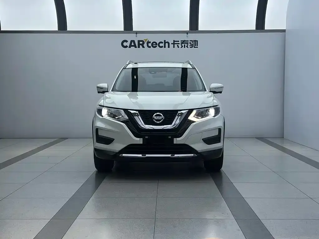 Nissan X-Trail — фото 1
