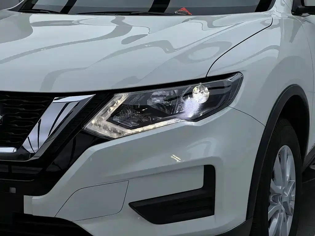 Nissan X-Trail — фото 8