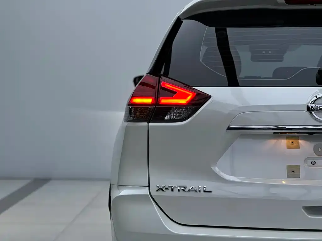 Nissan X-Trail — фото 4