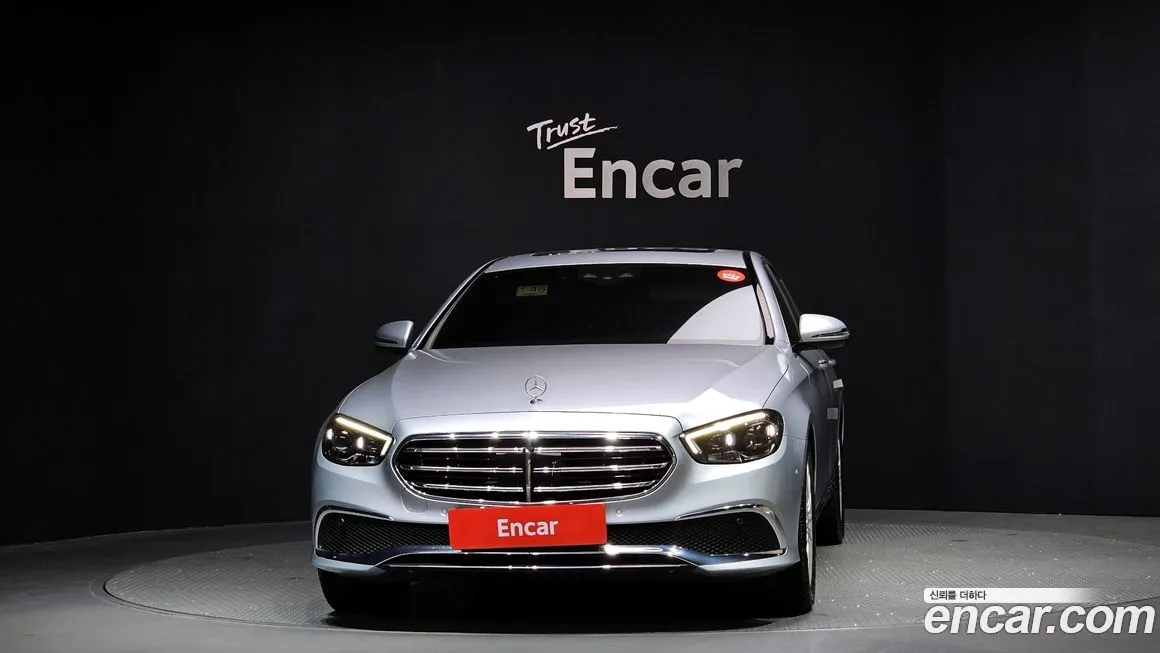 Mercedes-Benz E-Class — фото 4