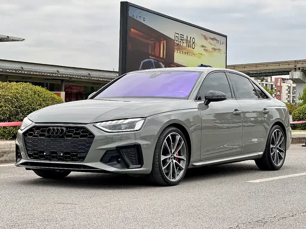 Audi S4 — фото 1