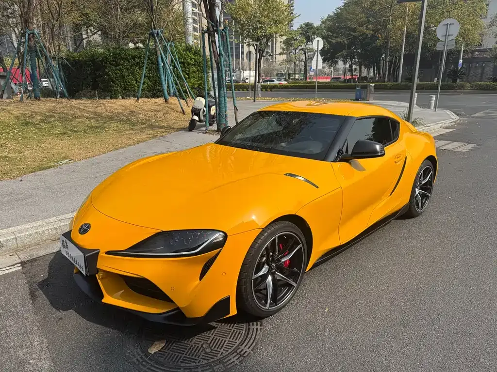 Toyota Supra — фото 1