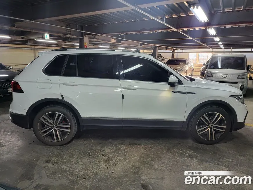 Volkswagen Tiguan — фото 4