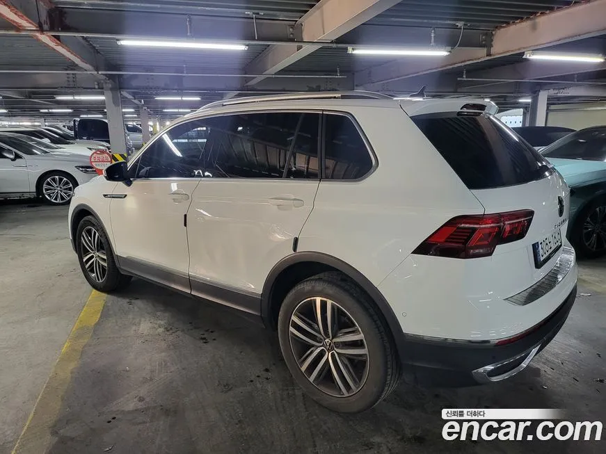 Volkswagen Tiguan — фото 9