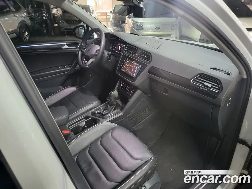Volkswagen Tiguan — фото 6