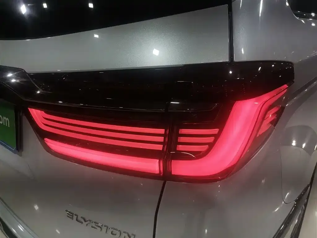 Honda Elysion — фото 10