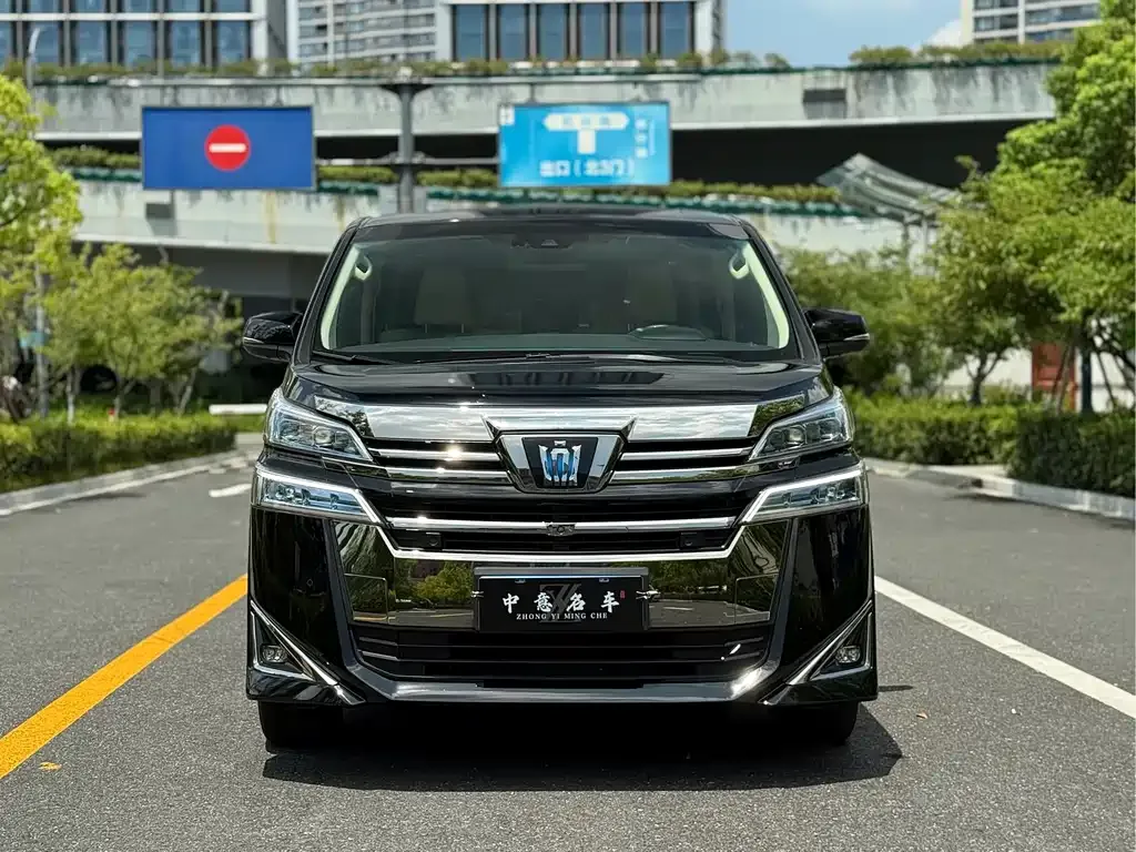Toyota Vellfire — фото 9