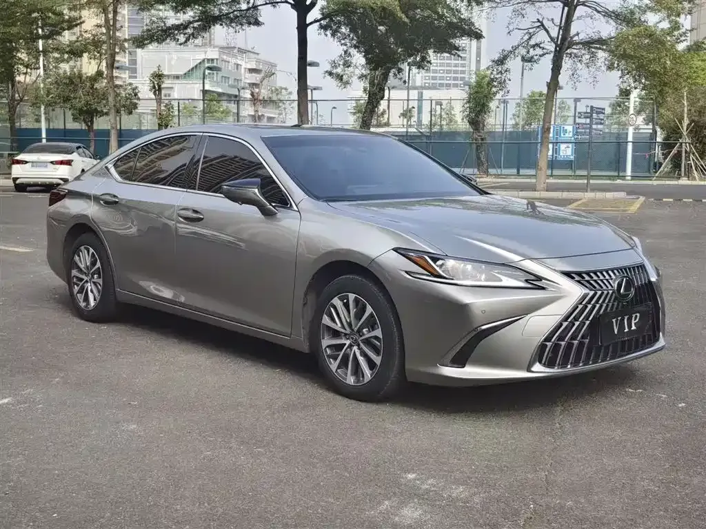 Lexus ES — фото 10