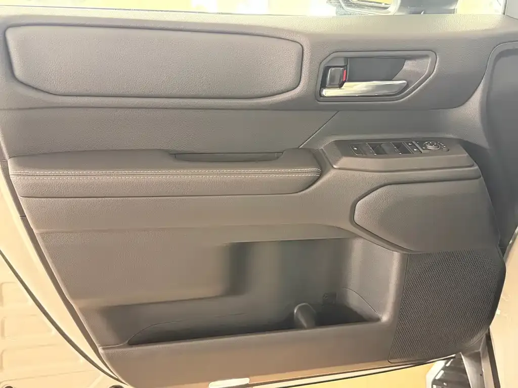 Toyota Prado — фото 3