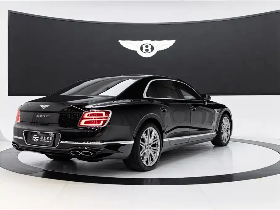 Bentley Flying Spur — фото 9