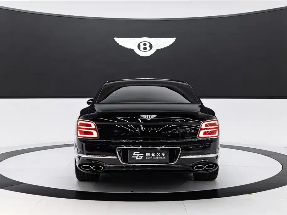 Bentley Flying Spur — фото 10