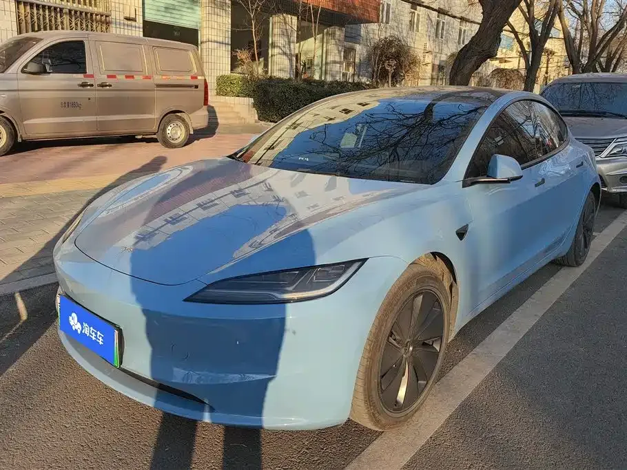 Tesla Model 3 — фото 1