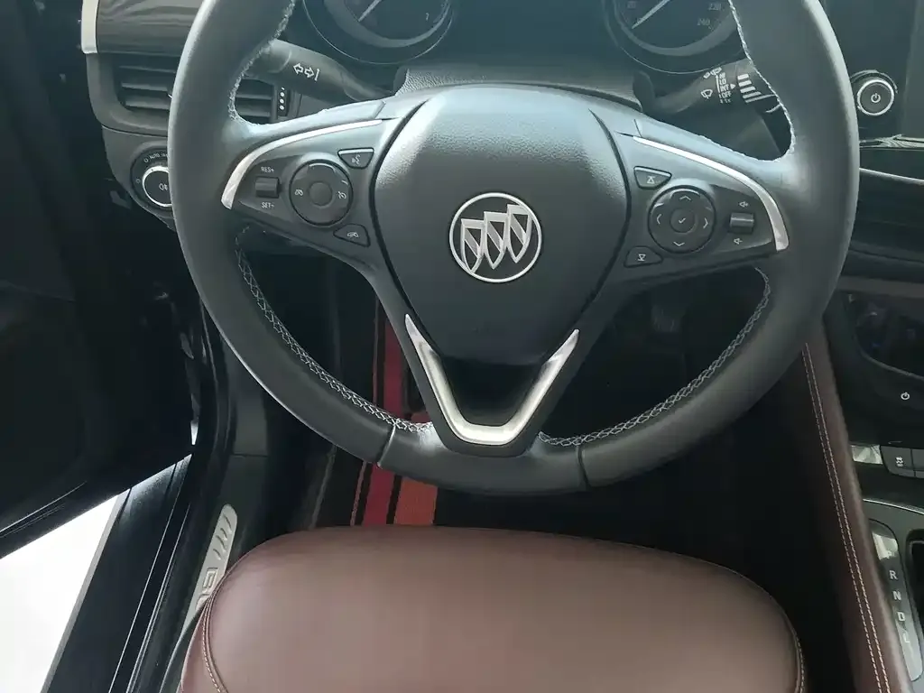 Buick Envision Plus — фото 7