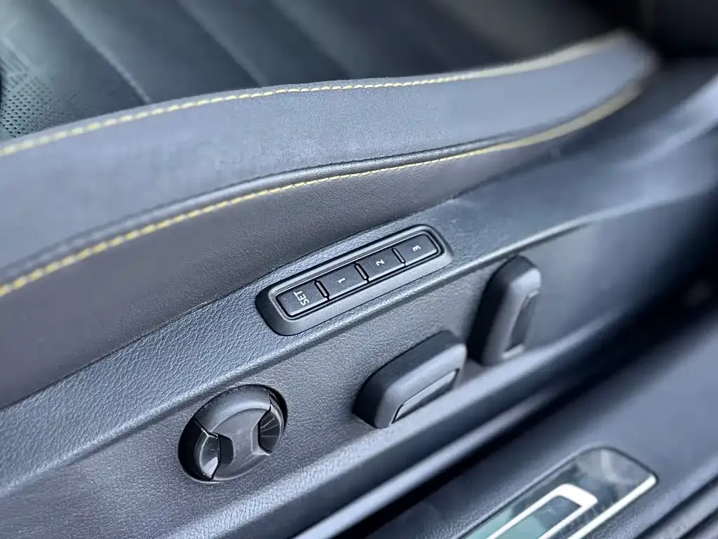 Volkswagen CC — фото 3