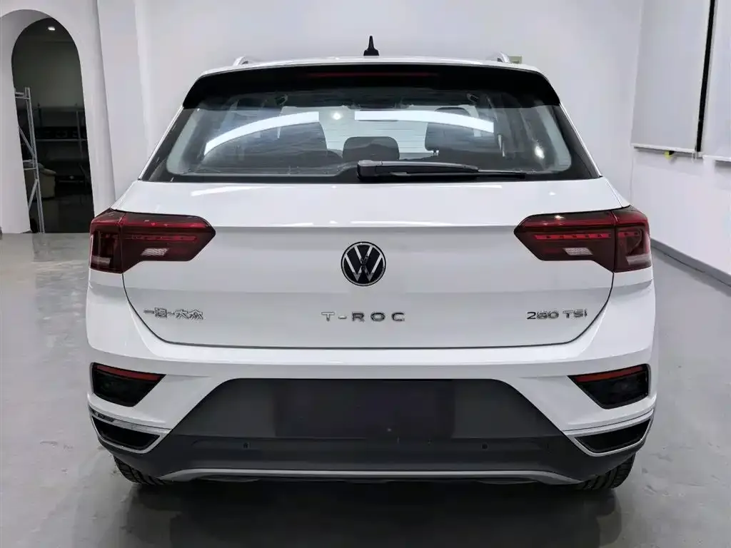Volkswagen T-Roc — фото 2