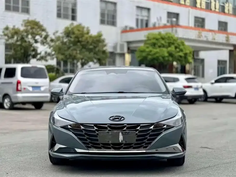 Hyundai Elantra — фото 8