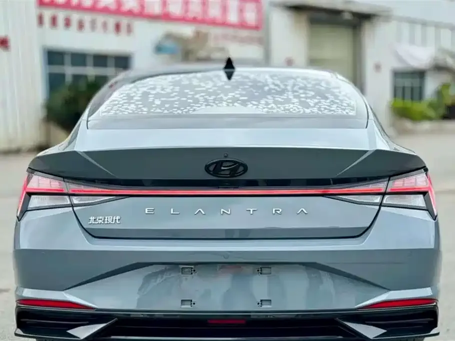 Hyundai Elantra — фото 2