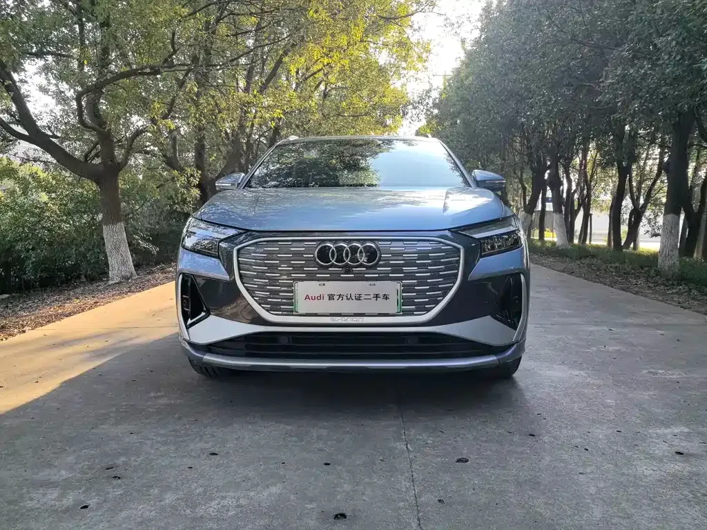 Audi Q4 e-tron — фото 9