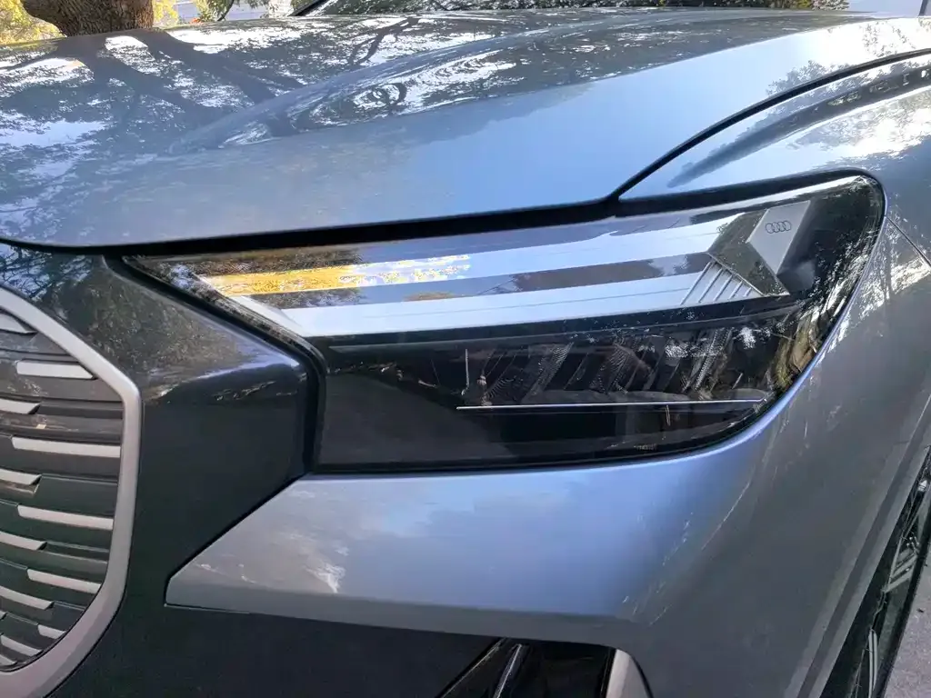 Audi Q4 e-tron — фото 2