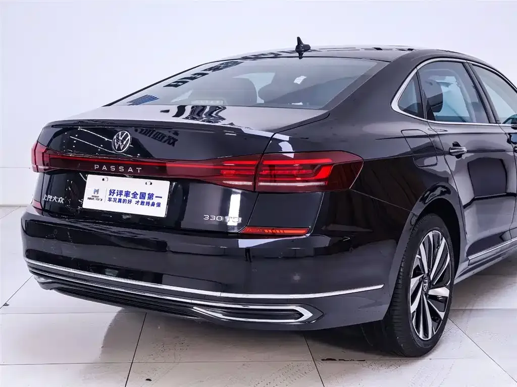 Volkswagen Passat — фото 10