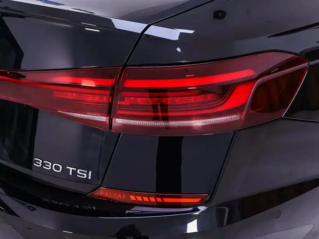Volkswagen Passat — фото 2