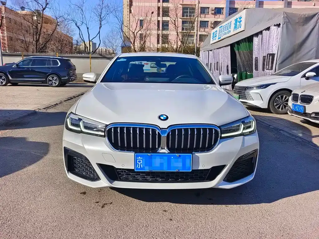 BMW 5 Series — фото 9