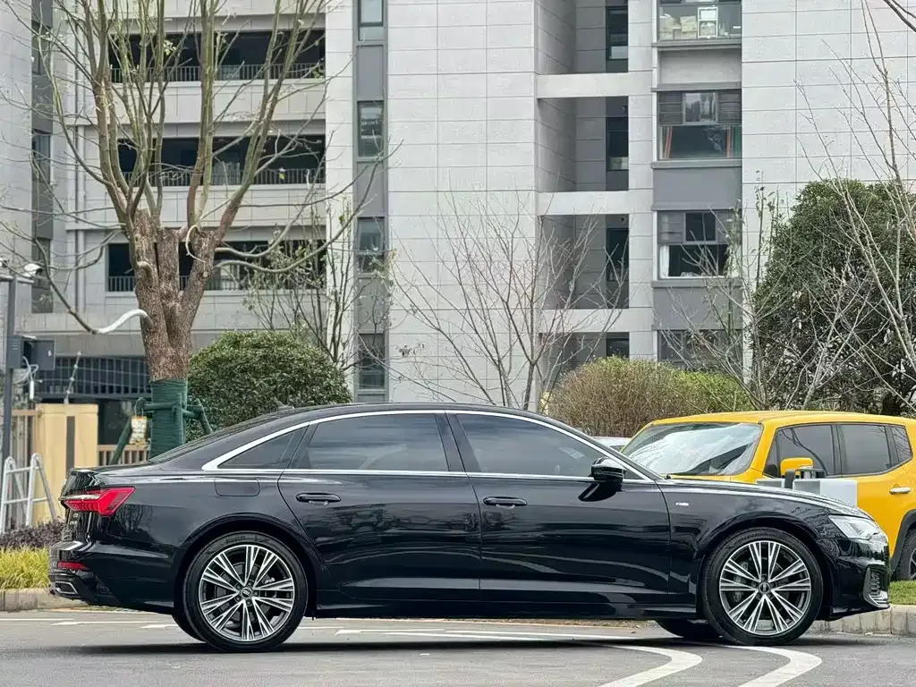 Audi A6L — фото 5
