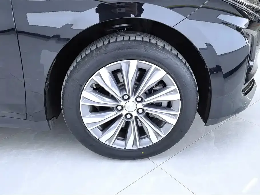 Hongqi E-QM5 — фото 2
