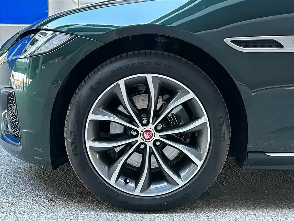 Jaguar XFL — фото 10