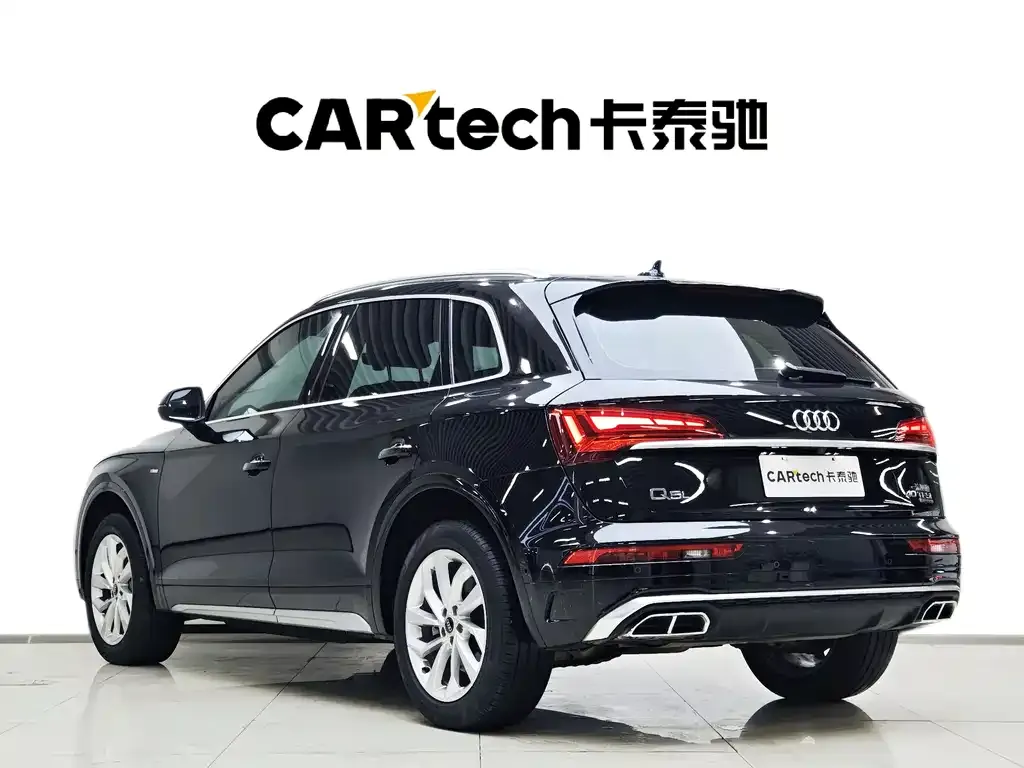Audi Q5L — фото 9