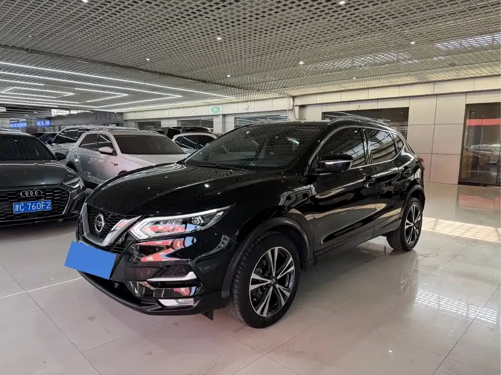 Nissan Qashqai — фото 1
