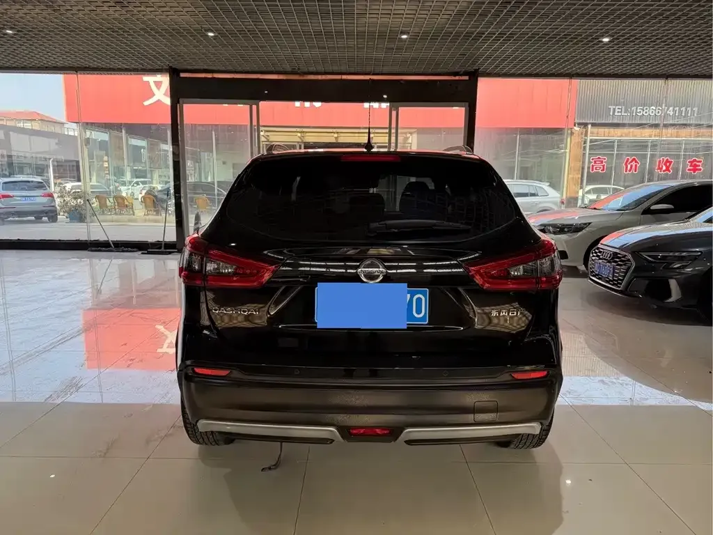 Nissan Qashqai — фото 9